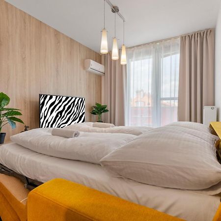 Lam Safari - Balcony - Ac - Free Parking Apartment Bratislava Exterior foto