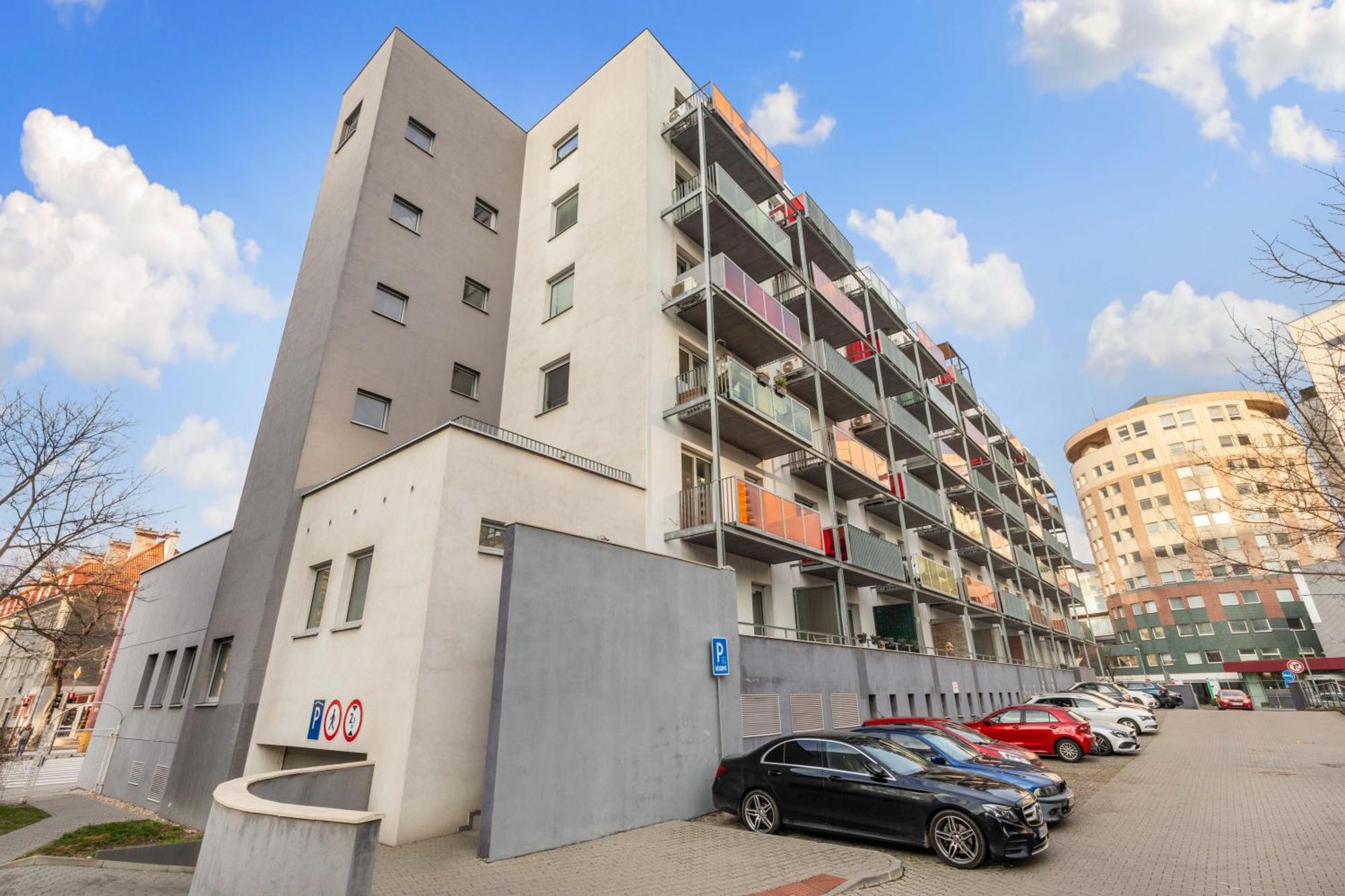 Lam Safari - Balcony - Ac - Free Parking Apartment Bratislava Exterior foto
