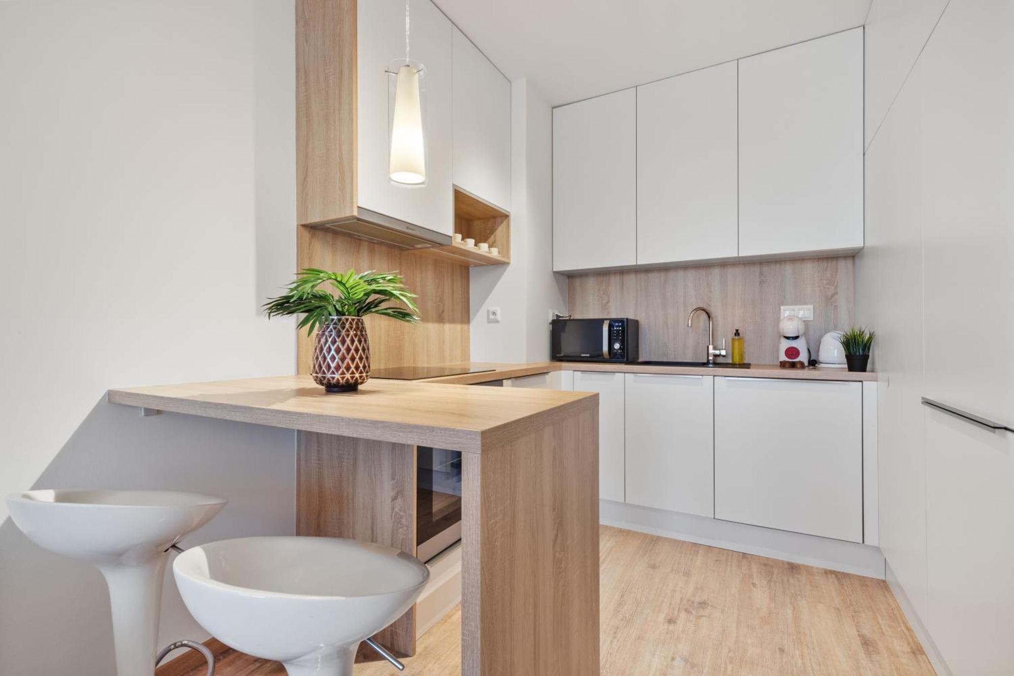 Lam Safari - Balcony - Ac - Free Parking Apartment Bratislava Exterior foto