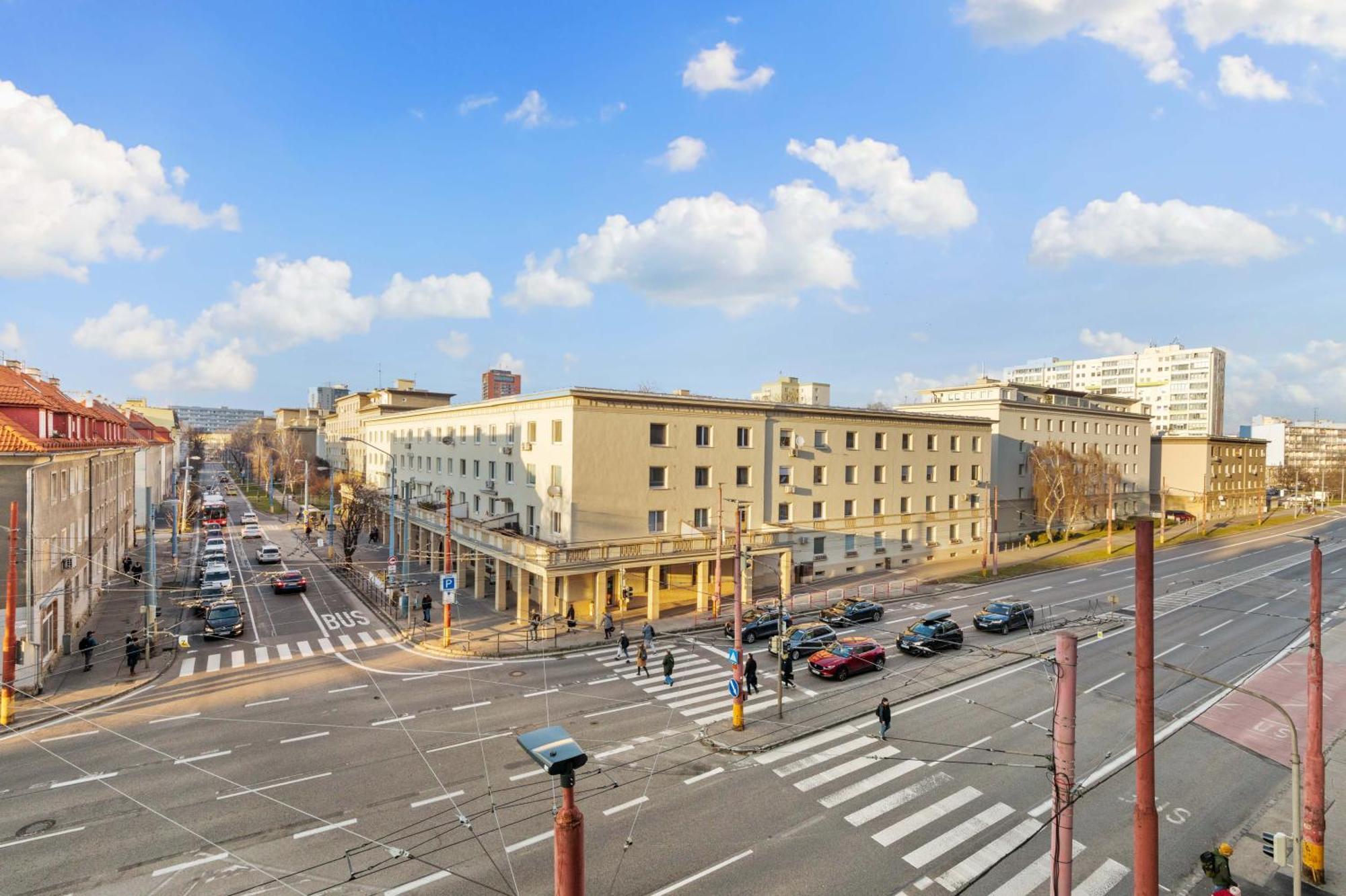 Lam Safari - Balcony - Ac - Free Parking Apartment Bratislava Exterior foto