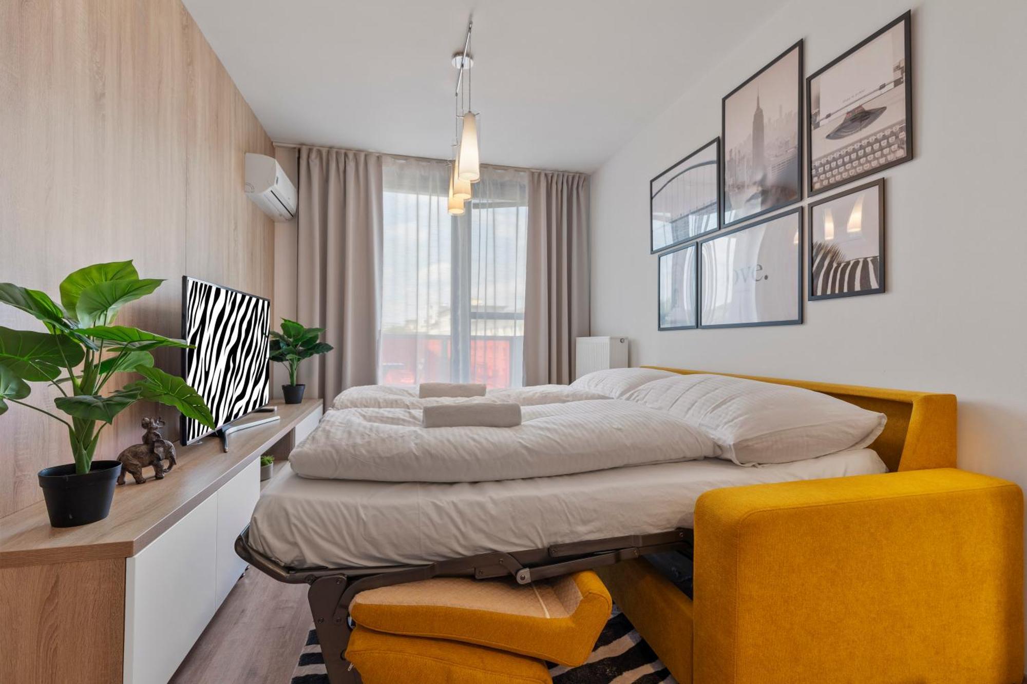 Lam Safari - Balcony - Ac - Free Parking Apartment Bratislava Exterior foto